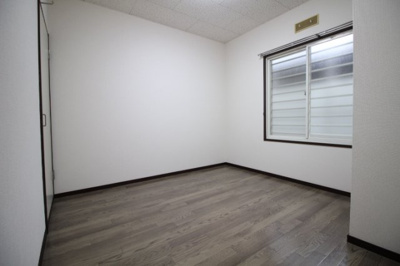 【洋室】 | メゾンカルム富田B棟