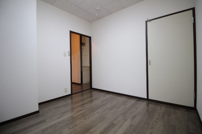 【洋室】 | メゾンカルム富田B棟