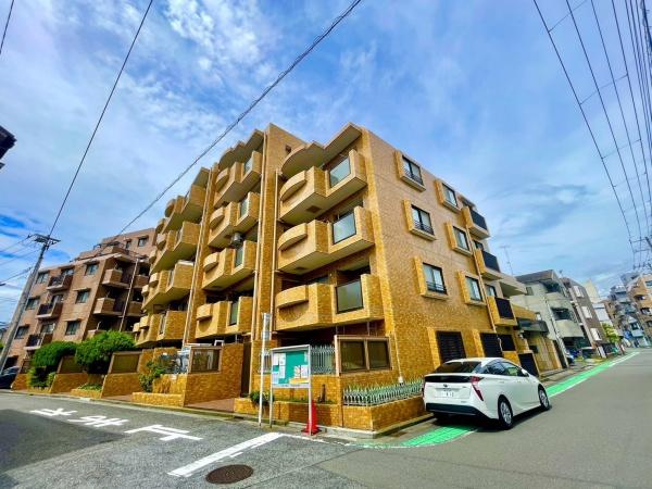 横浜市鶴見区汐入町１丁目の中古マンションの外観|閑静な住宅地でゆったりとお過ごし頂けます。
お気軽にお問合せ下さい！