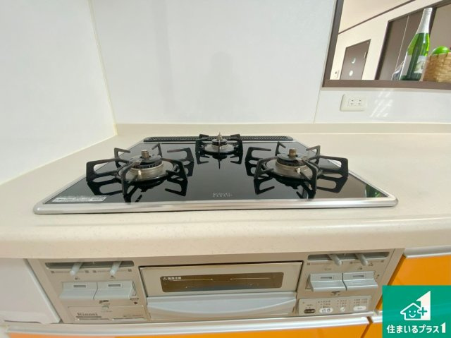 堺市北区百舌鳥梅町　中古一戸建ての設備|ダブル高火力Ｓｉセンサー付きコンロ！