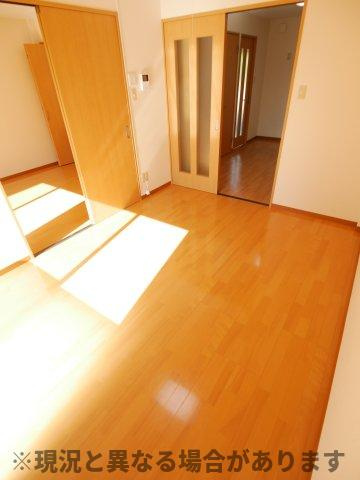 ルネッサンスみやのの洋室