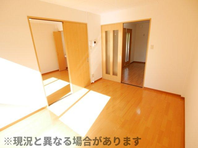 ルネッサンスみやのの洋室