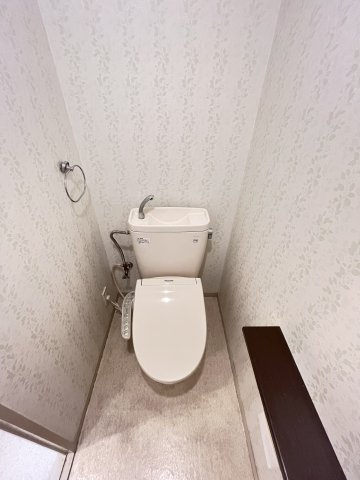 大阪市城東区蒲生１丁目の賃貸マンションのトイレ