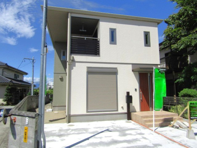 【外観】 | 【太陽光発電システム付】石和町松本 | 外はこのようになっています