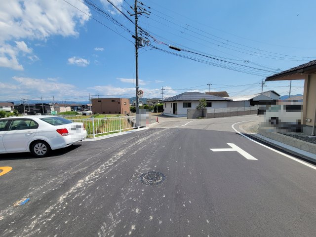 ライフフィールド山崎北NTⅢの前面道路含む現地写真