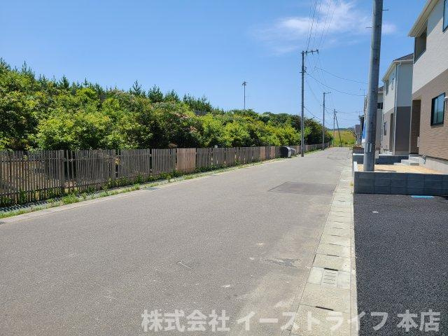 【新築戸建】さらに値下げ！平豊間第8※子育て支援対象※の前面道路含む現地写真|東側6.0ｍ前面道路