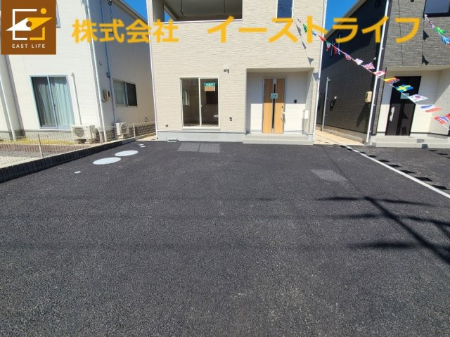 【新築戸建】平沼ノ内諏訪原第6　全3棟※子育て支援対象※の駐車場|1号棟駐車場　3台駐車可能（車種による）