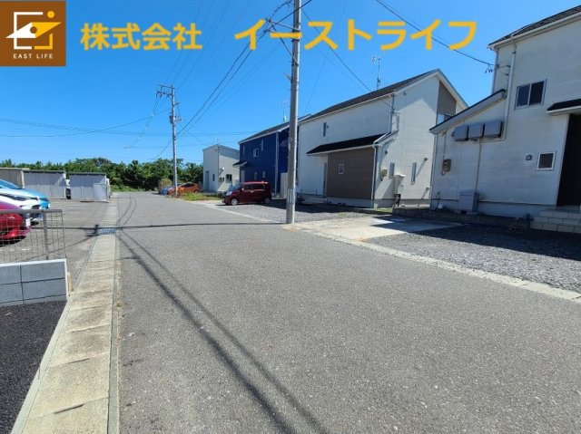 【新築戸建】平沼ノ内諏訪原第6　全3棟※子育て支援対象※の前面道路含む現地写真|南側幅員6.0ｍ前面道路