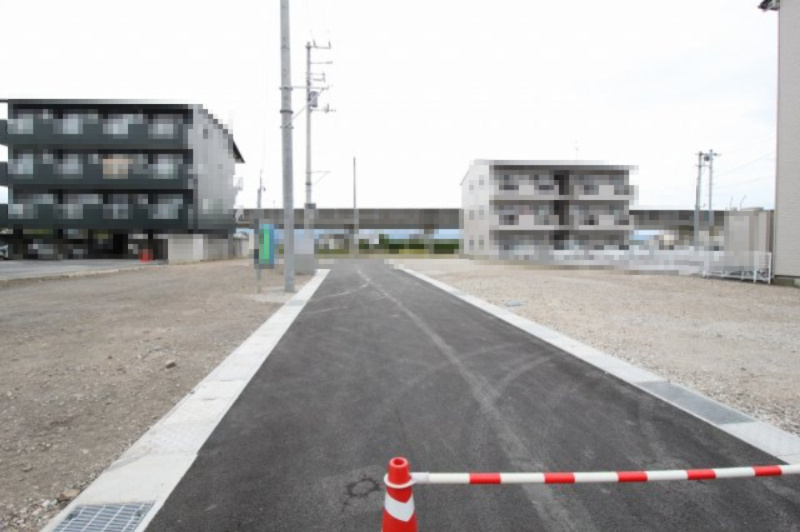 南国市大そね甲　4号地　建築条件付き　売土地　（全9区画）の前面道路含む現地写真