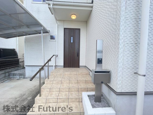 三郷市戸ヶ崎1丁目　中古戸建のエントランス|◆玄関アプローチ◆