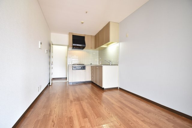 グラシィオ長岡の居間・リビング|こちらの居間で趣味の時間をお楽しみください