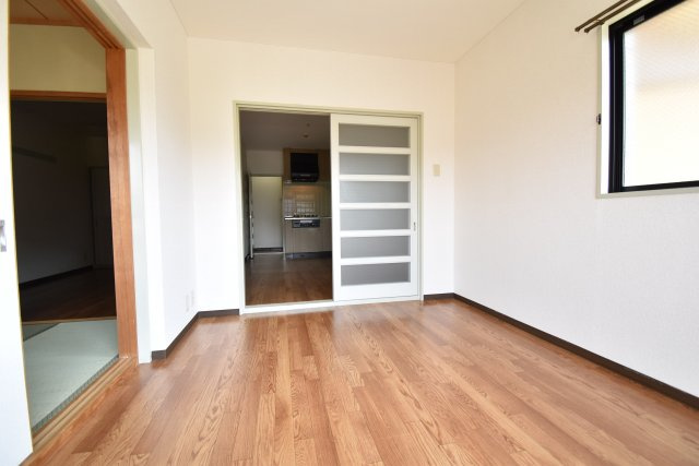 グラシィオ長岡の洋室|ゆったりした洋室です