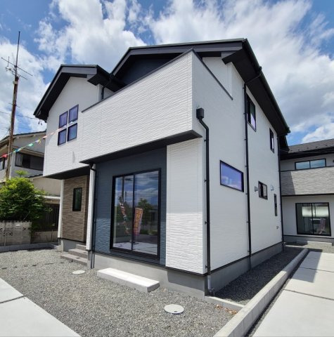 【新築戸建】さらに値下げ！残り1棟！小名浜1期の外観|白を基調としたシンプルな外観は飽きることなく長くお住まいになられます。