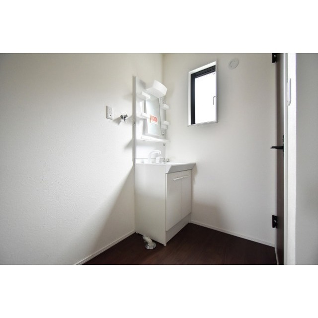 ナナザスタイル田主丸の洗面所|ゆったりとスペースのある洗面所