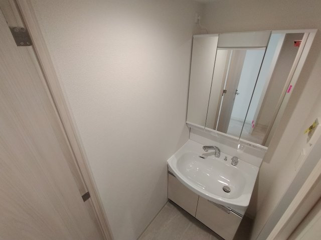 神戸市兵庫区浜崎通の賃貸マンションの洗面所|独立洗面台