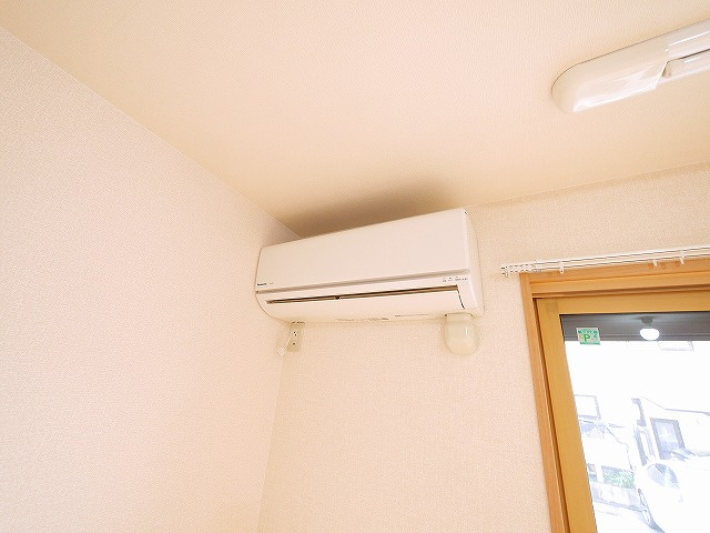 カサベルデ西大寺の設備|エアコン