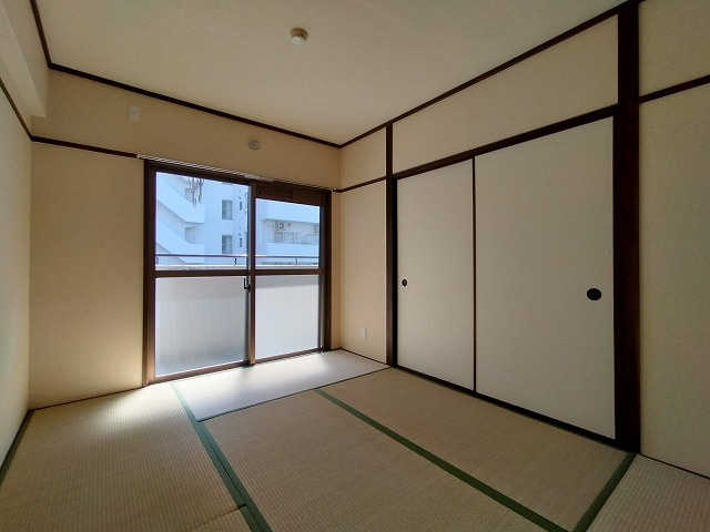 神戸市兵庫区駅南通２丁目の賃貸マンションの内装|和室