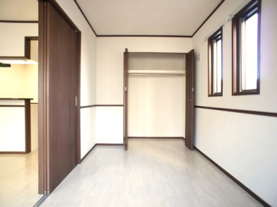 【収納】 | グリーンガーデンⅡ | 充実収納付きの南側洋間です♪