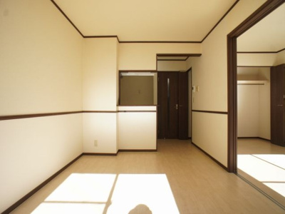 【居間・リビング】 | グリーンガーデンⅡ | 清潔感のあるきれいな室内です♪