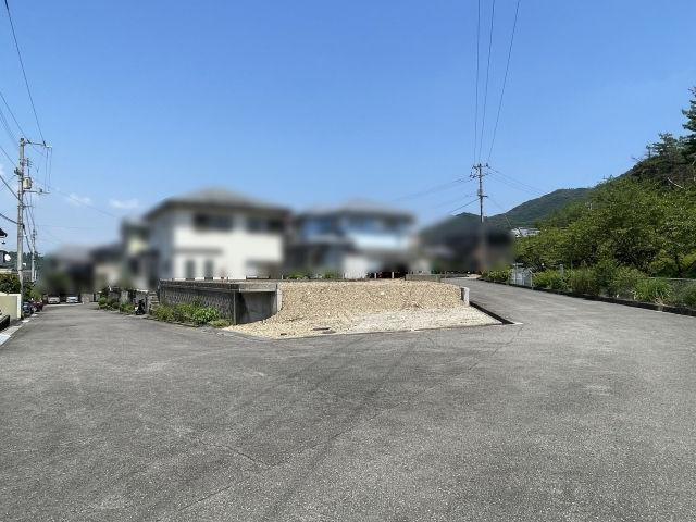 吾川いの町天王南2丁目　売土地の前面道路含む現地写真