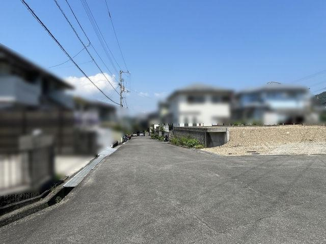 吾川いの町天王南2丁目　売土地の前面道路含む現地写真