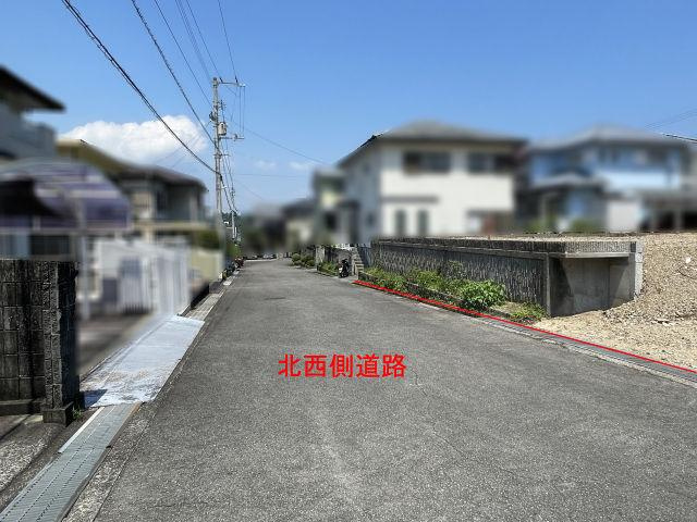 吾川いの町天王南2丁目　売土地の前面道路含む現地写真