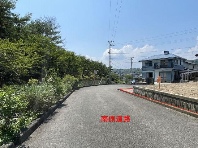 吾川いの町天王南2丁目　売土地の前面道路含む現地写真