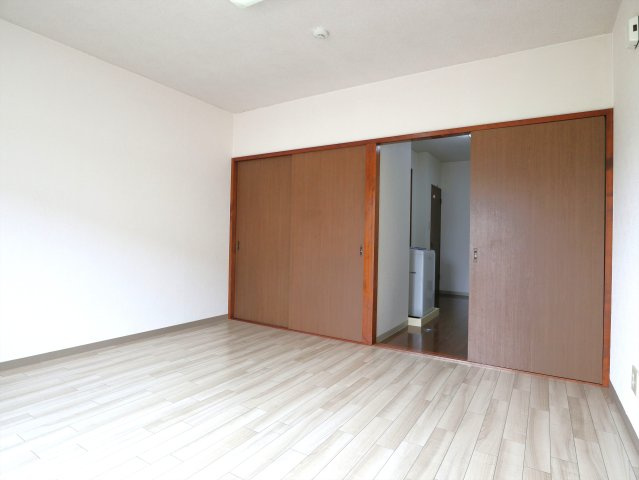 米満ハイツⅠ号棟の居間・リビング