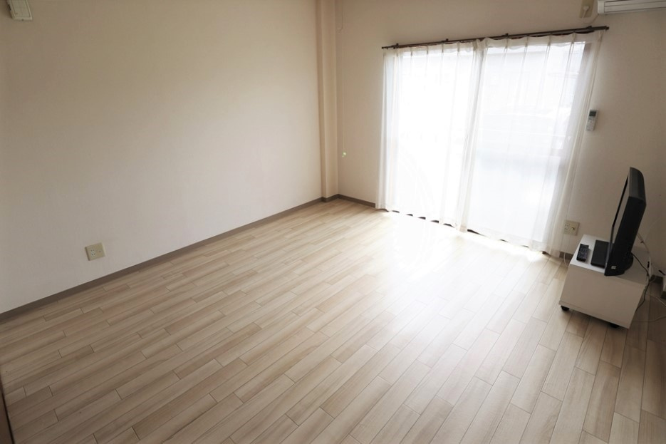 米満ハイツⅠ号棟の居間・リビング