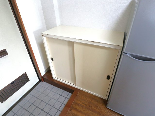 米満ハイツⅠ号棟の玄関