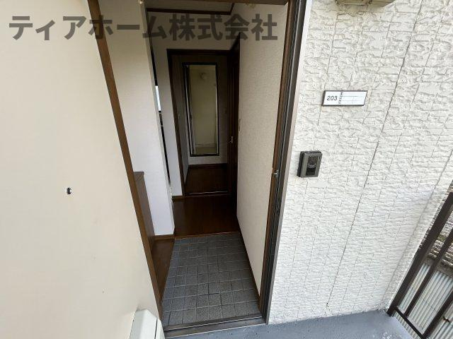橿原市大軽町のアパートの玄関|シンプルで使いやすい玄関です