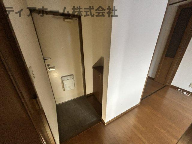 橿原市大軽町のアパートの玄関|ゆったりとした玄関です