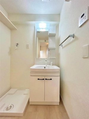 【洗面所】 | the STAGE 中原 | 朝の身支度には欠かせない独立洗面化粧台