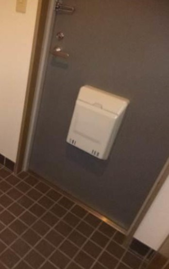 クレール上荻の玄関