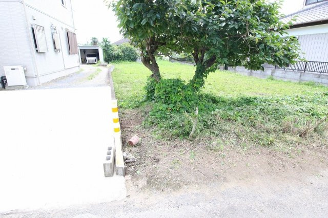 筑西市築地の外観|隣地境界　東側（2024年7月）