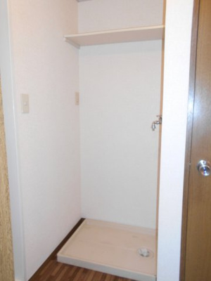 【設備】 | リヴェール高沢 Ａ/Ｂ | 室内洗濯機置場
