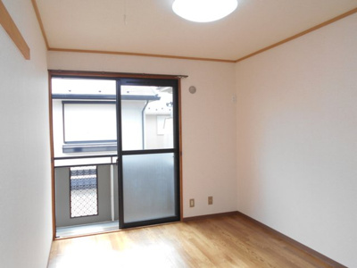 【居間・リビング】 | リヴェール高沢 Ａ/Ｂ | 洋室