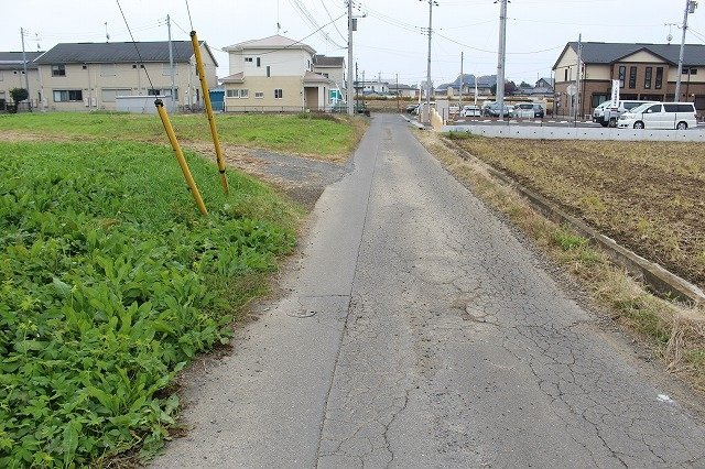 筑西市稲野辺の前面道路含む現地写真|現地（2017年11月撮影）