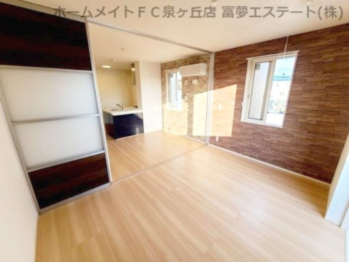 【居間・リビング】 | イーグル土師 | ※イメージ　同物件・反転タイプの写真