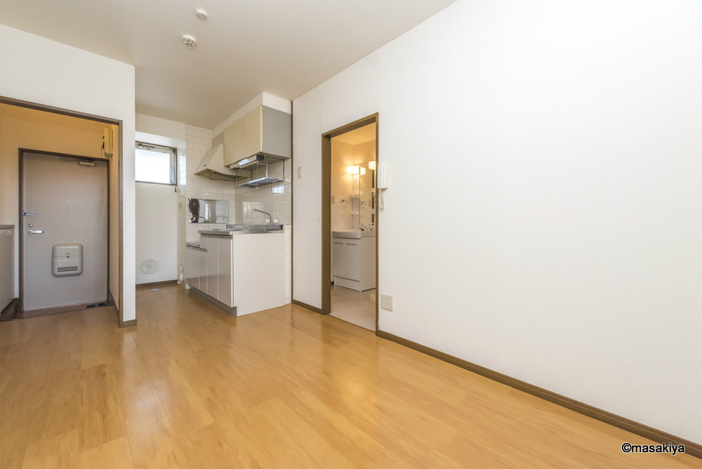 カーサ稲葉の居間・リビング|ダイニングキッチン
室内の写真は同じ建物内の別のお部屋の物です。