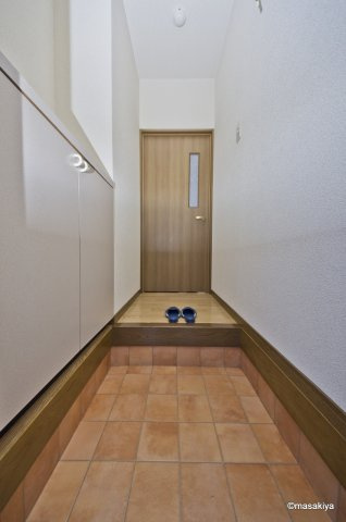 カーサ稲葉の玄関|玄関
室内の写真は同じ建物内の別のお部屋の物です。