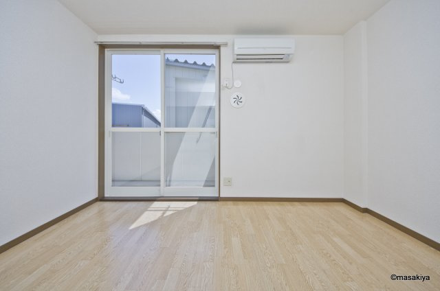 カーサ稲葉の居間・リビング|リビング
室内の写真は同じ建物内の別のお部屋の物です。