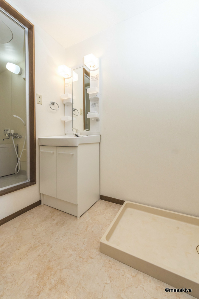 カーサ稲葉の洗面所|洗面・脱衣
室内の写真は同じ建物内の別のお部屋の物です。