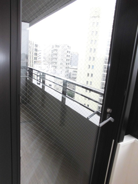 プライムメゾン本郷のバルコニー|※写真は同タイプの別室になります