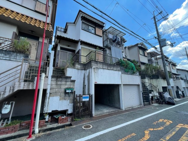 枚方市山之上5丁目　中古一戸建て