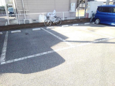 【駐車場】 | マリアージュＳ | 駐車場