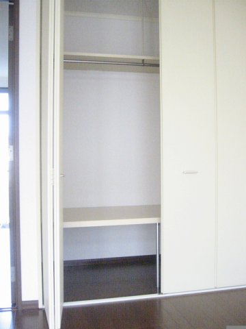 遠野市早瀬町３丁目のアパートの収納