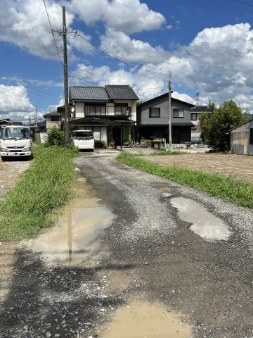 土地　西改田字米野の前面道路含む現地写真|西側位置指定道路