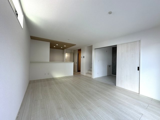 高知市介良乙７期２棟 2号棟の居間・リビング|2号棟