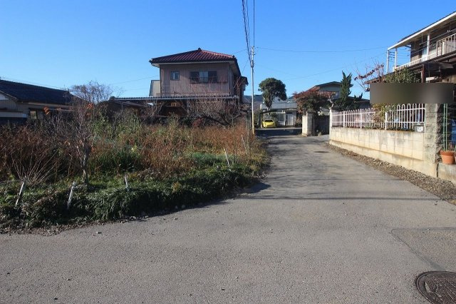 栃木市薗部町2丁目の前面道路含む現地写真|北西公道を北から